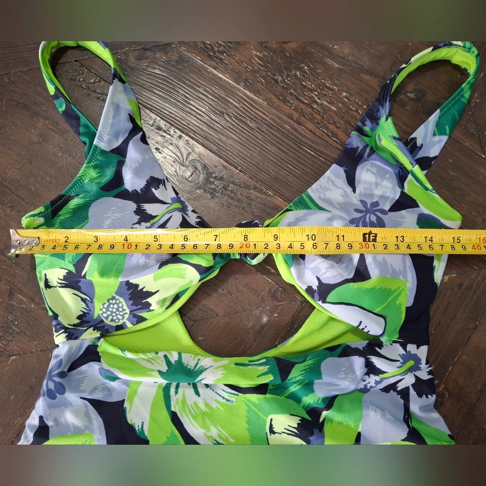 Aerie Green Floral Swimwear Size M.